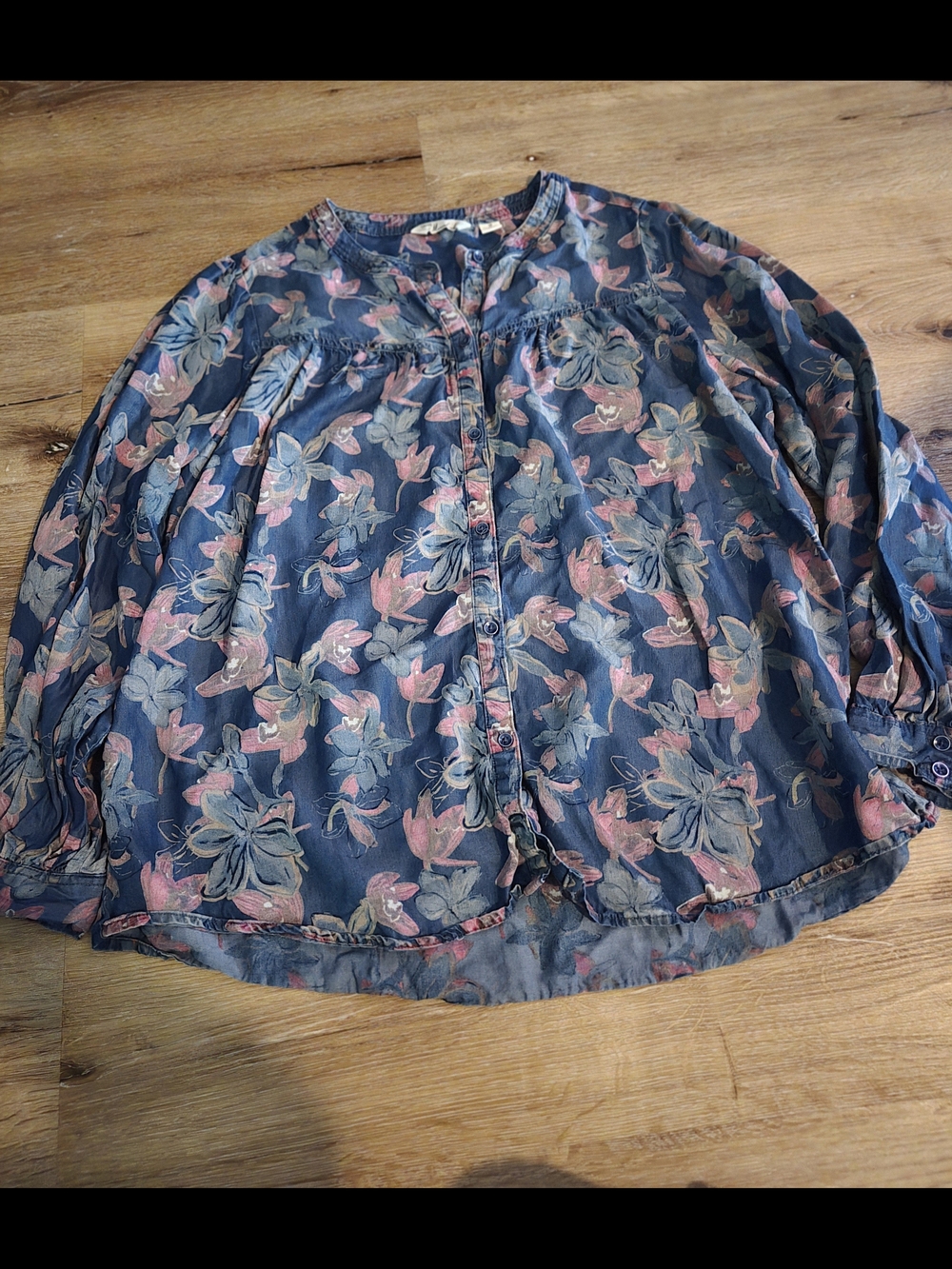 Women’s Navy Floral Button-Front Blouse